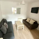 Haymarket Holiday Home, 3 Bedrooms & Parking