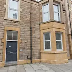 Haymarket Spacious 3 Bedroom Street Level