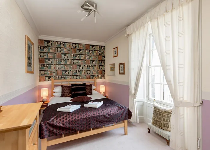 Silver Lining-Royal Mile Apartments