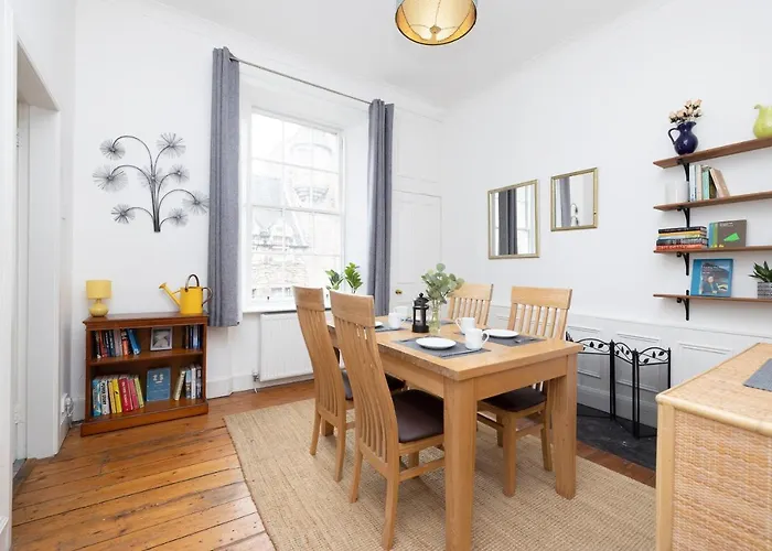 Joivy Cosy Flat In The Heart Of Edinburgh