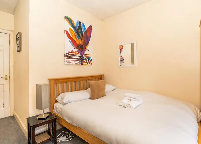Charming 2Bd Flat 10 Minutes To Edinburgh Castle