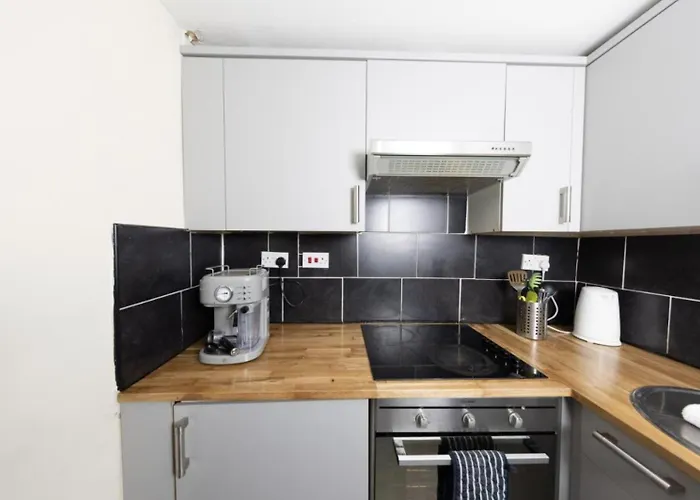 Warm & Welcoming City Centre Apt - Meadows 3!