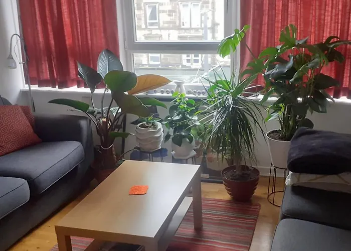 Beautiful king room in Leith Walk