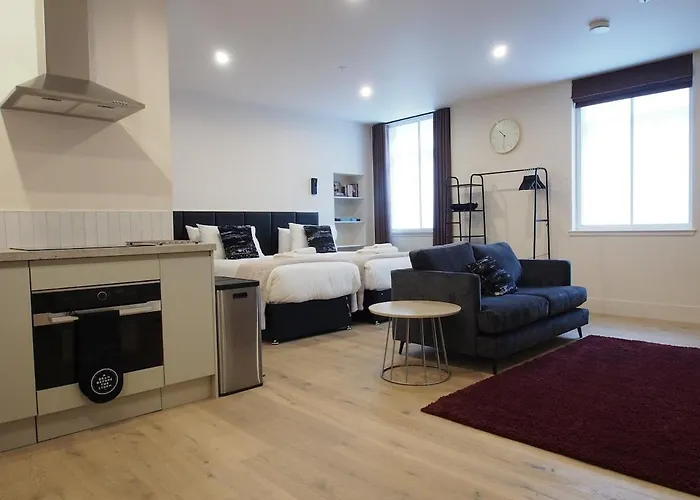 Stylish, Modern Studio On Easter Road - Flat 2, Elgin House