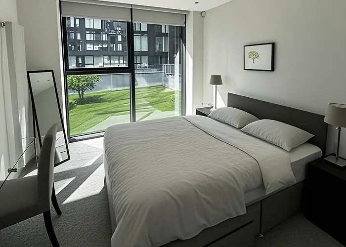 Stylish 2Br Apt In Quartermile Meadows Park Views