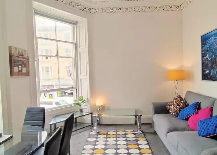 Magic Of Meadows 4 Bedroom Spacious Flat