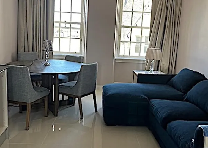 New Royal Mile Residence Quiet Spacious And Comfortable Flat With Large Balcony And Great Views Top Floor No Lift