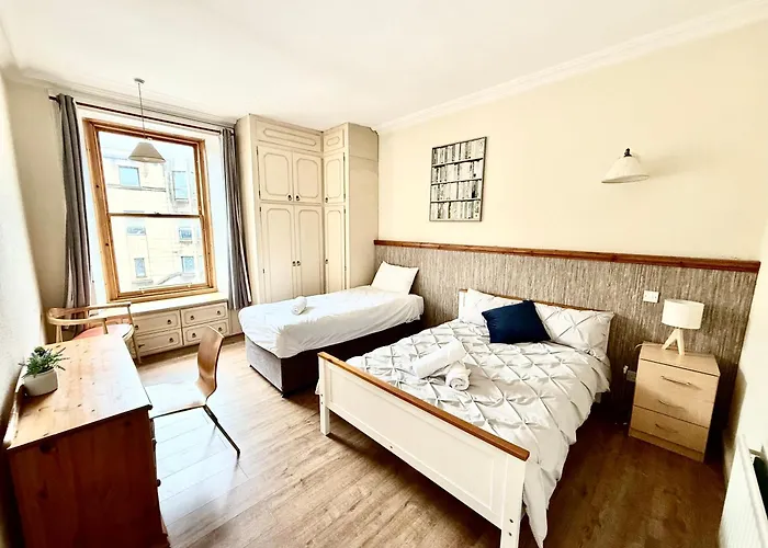 Clerk Streets Georgian Apartment - Superfast Wifi - Central Edinburgh