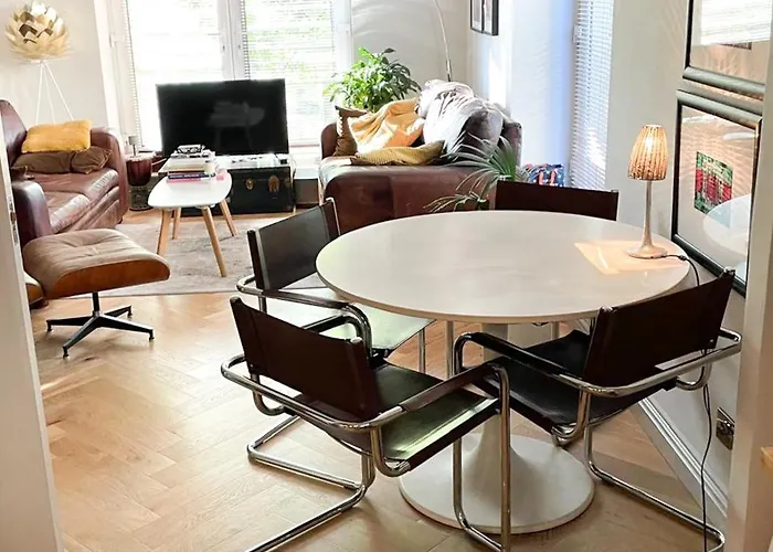 Pilrig Heights 2 Bedroom Apartment - Edinburgh