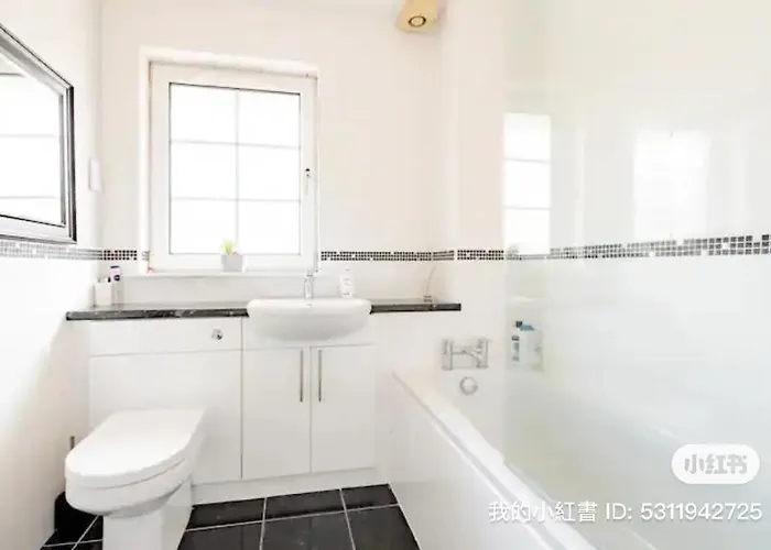 Double Room With Private Bathroom And Parking