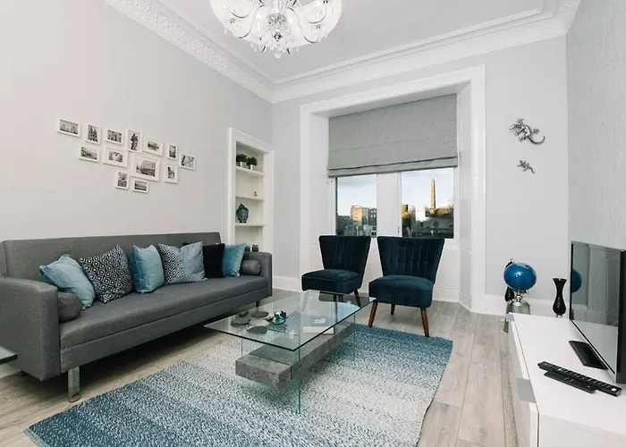 Altido Stunning Old Town Apartment Next To The Station