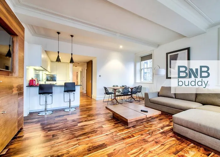 Amazing Views! North Bank Street Luxury Apartment