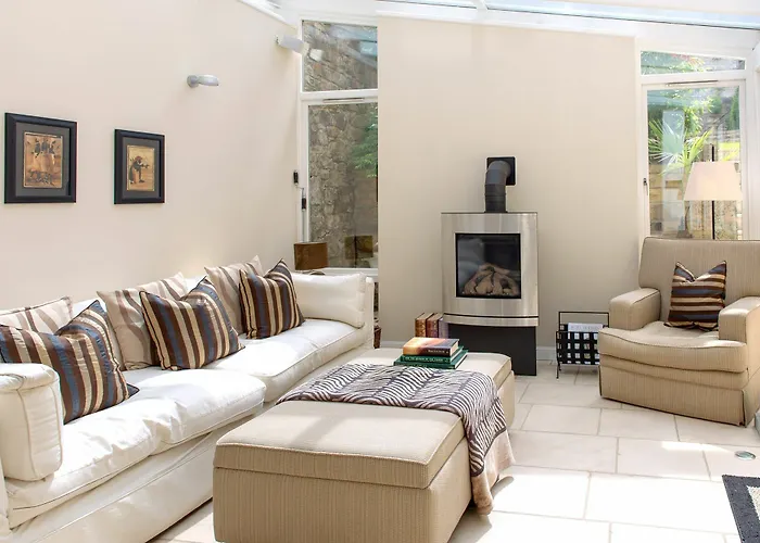 Deluxe Edinburgh Retreat Apartment