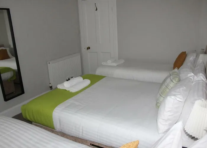 Edinburgh New Town Apartment - Elforma - Barony Suite