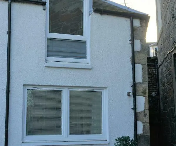 1 Raeburn Mews