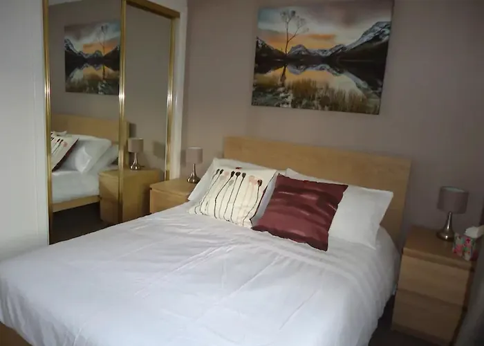 Two Bedroom Apartment Near Haymarket