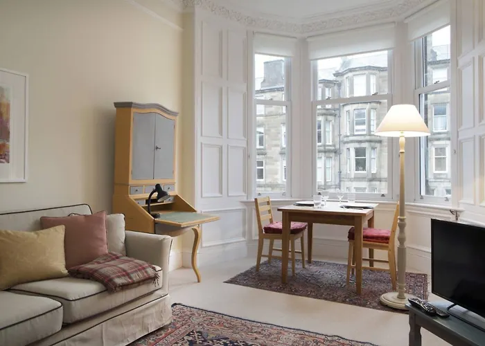 1 Bedroom Flat Near City Centre Accommodates 4