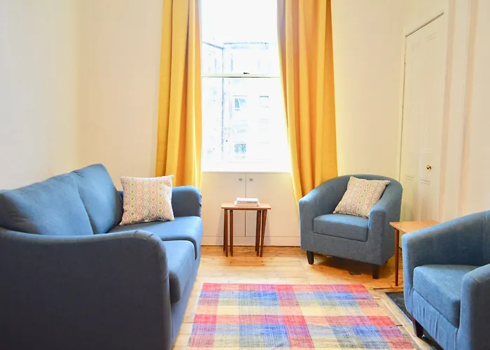 One Bedroom Flat With Box Room In Edinburgh