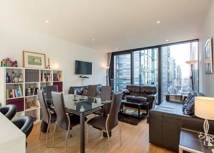 Luxury 2 Bedroom Quartermile Apartment
