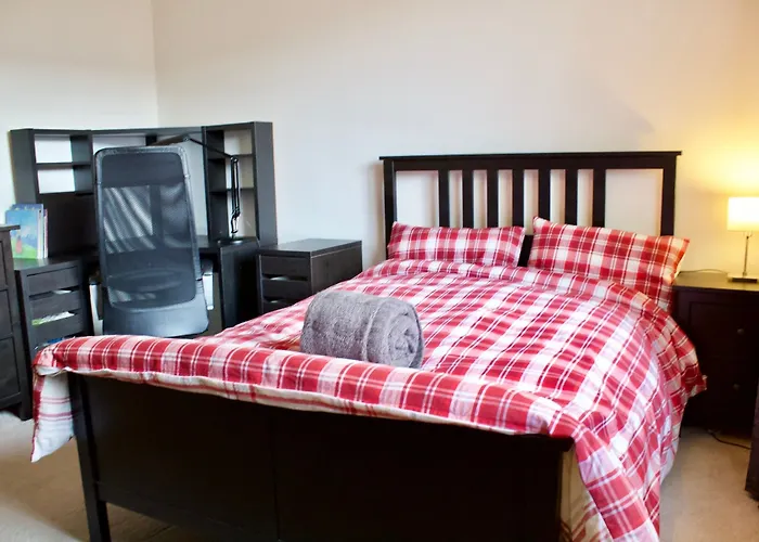 2 Bedroom Flat In Leafy Morningside