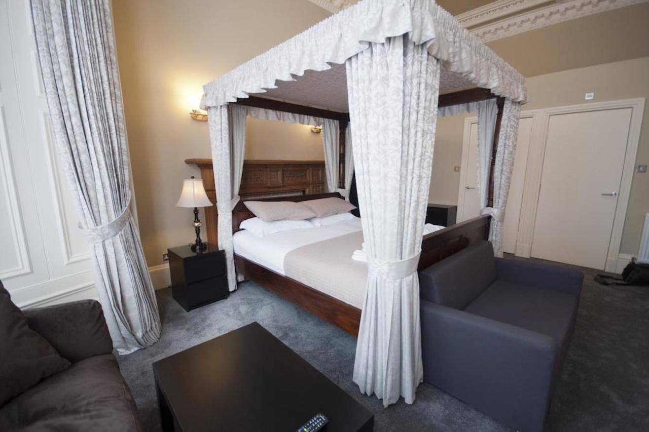 Palmerston 4*