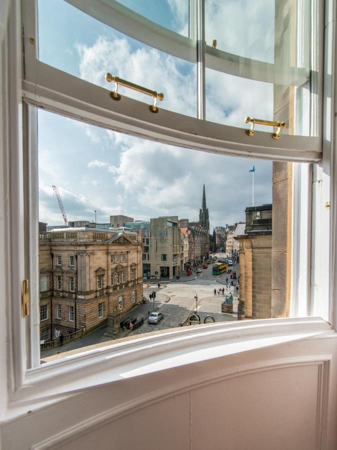 St Giles Royal Mile *