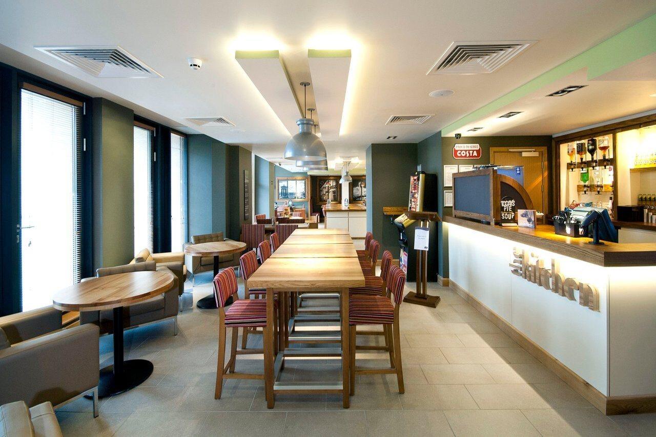 Premier Inn Edinburgh Princes Street
