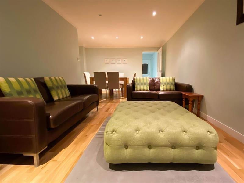2 Bedroom House In Haymarket Accommodates 4 Edinburgh