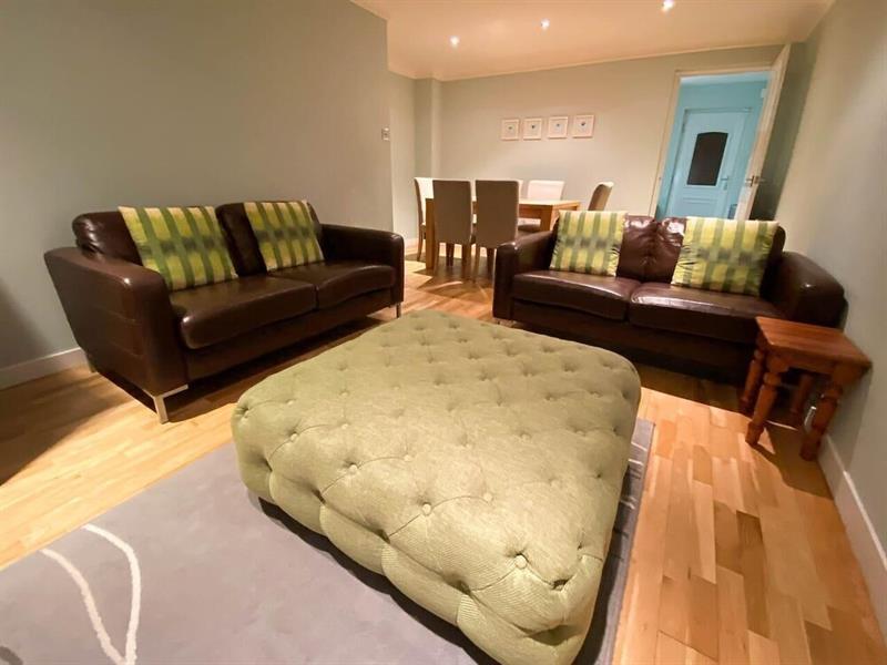 2 Bedroom House In Haymarket Accommodates 4 Apartment Edinburgh