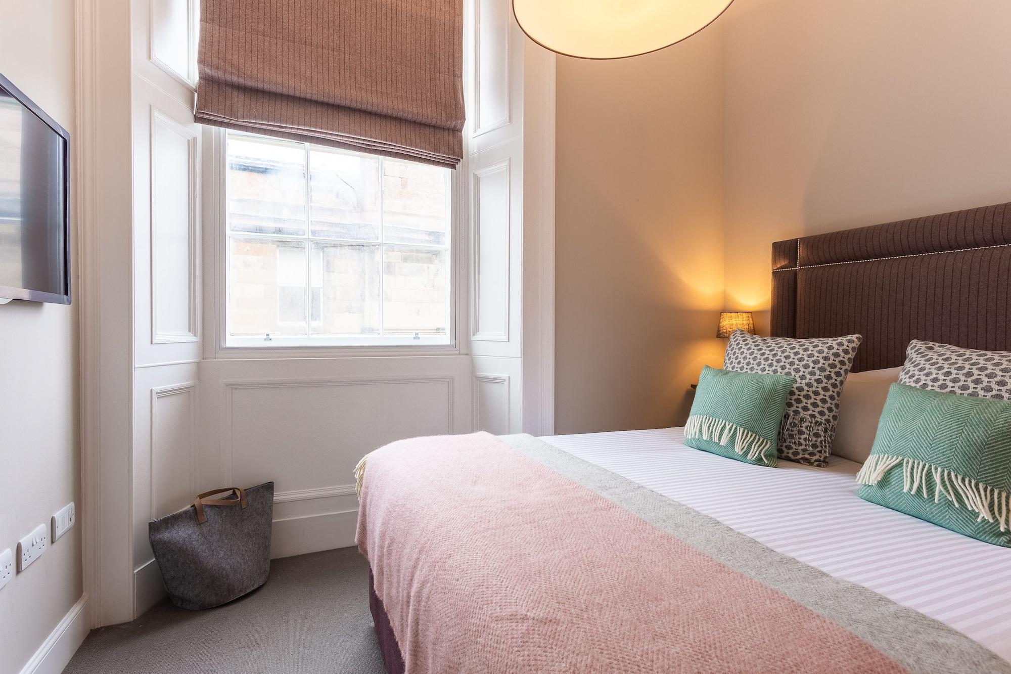 No.1 - George Iv Bridge Apartment *