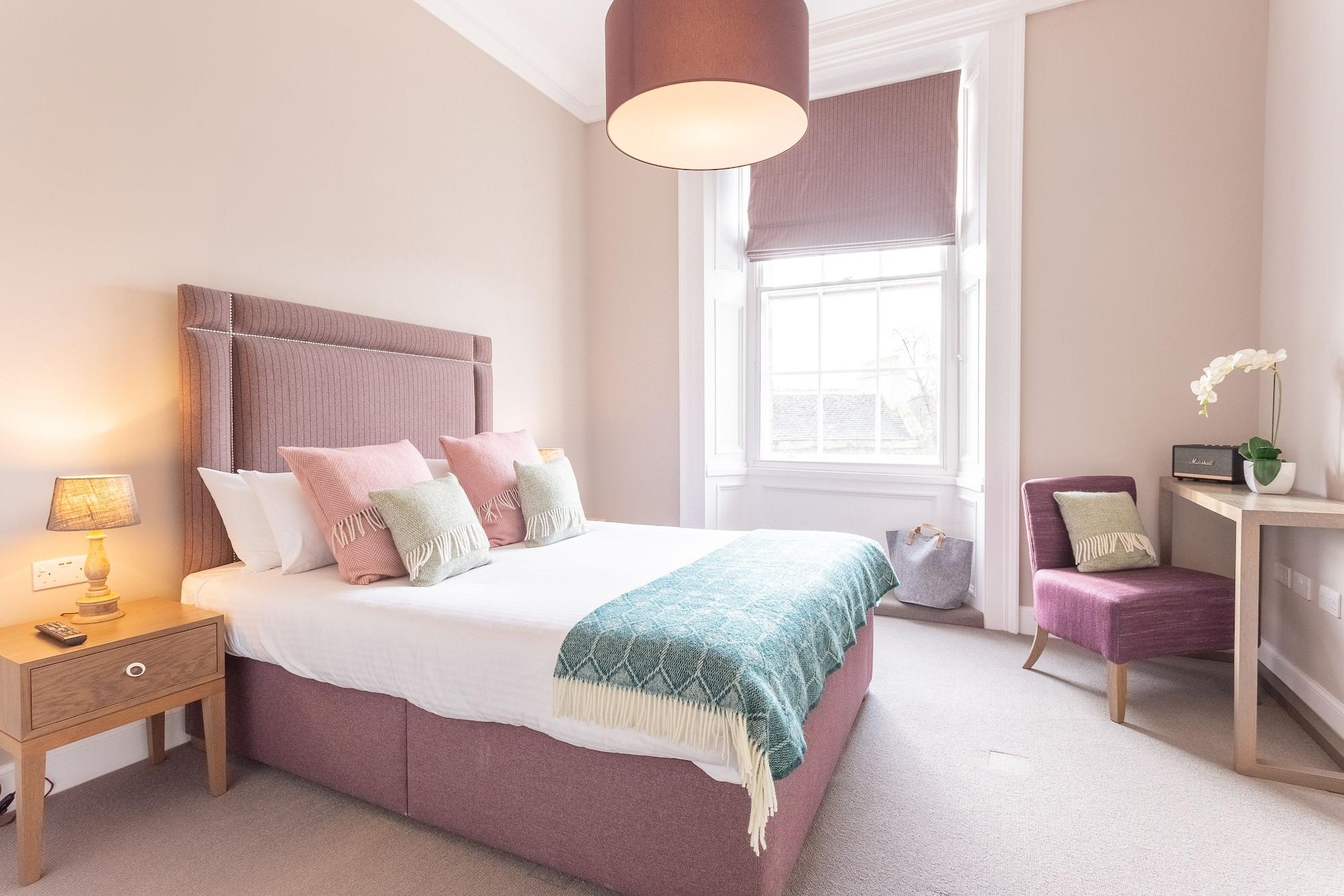 No.1 - George Iv Bridge Apartment