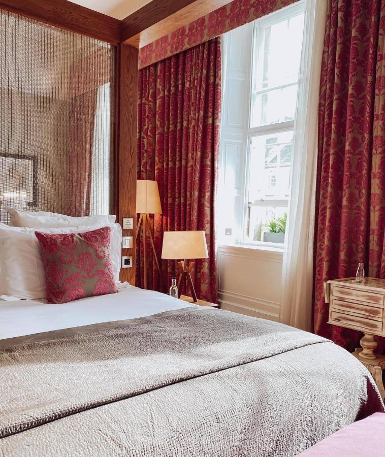 Tigerlily Hotel