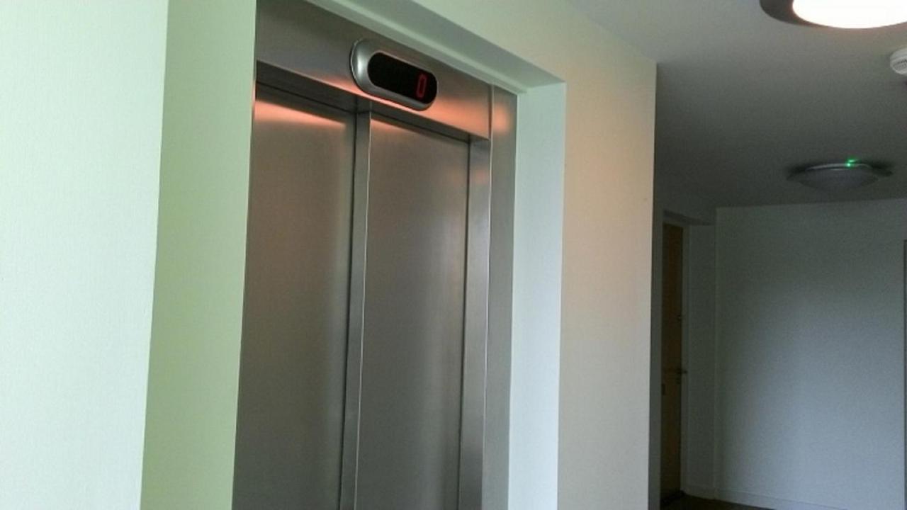 With Two Bathrooms, Lift Access Apartment Edinburgh