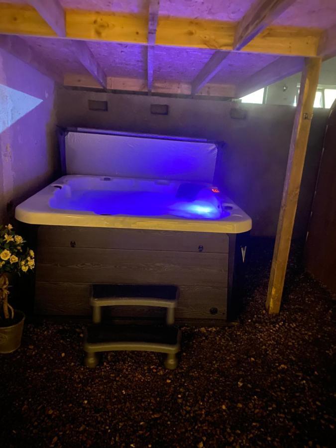 The Pod With Hot Tub Juniperlea EDI