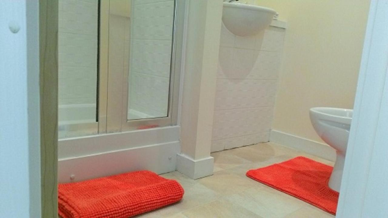 With Two Bathrooms, Lift Access Apartment *