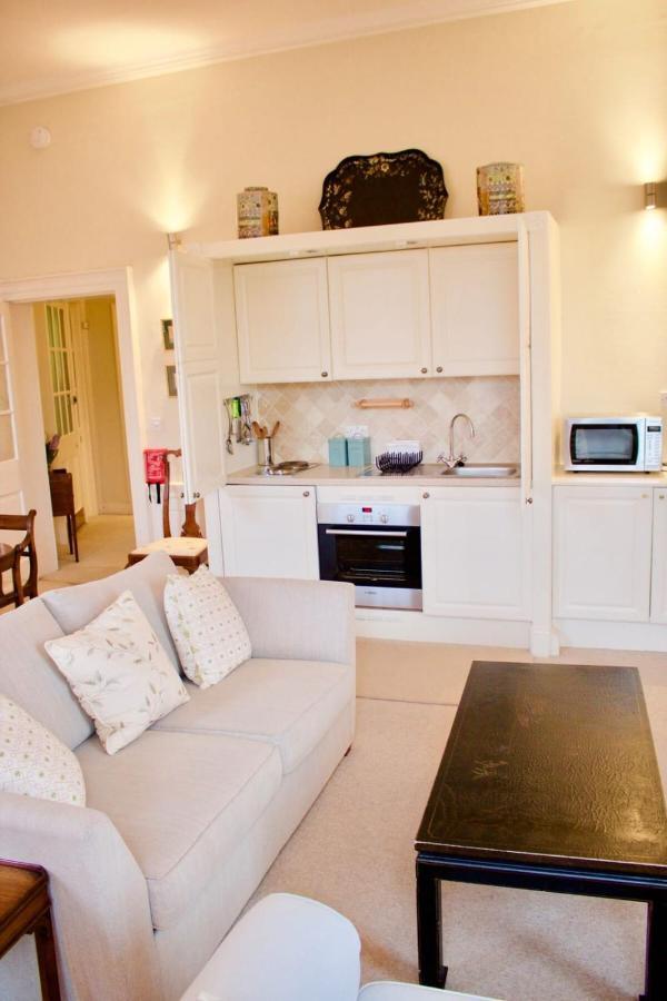 Period On Castle Street Apartment Edinburgh