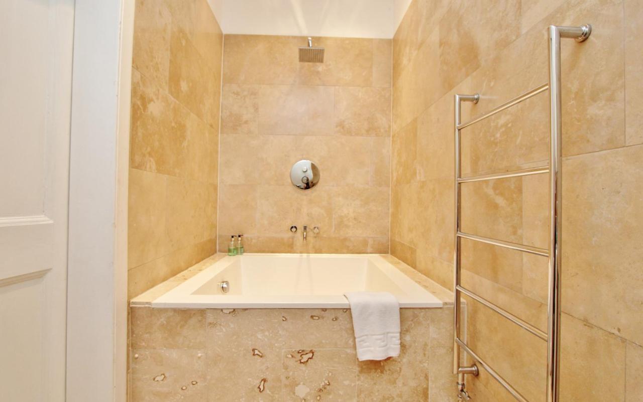 3 Bed Apt In Historic Ramsay Garden Apartment EDI