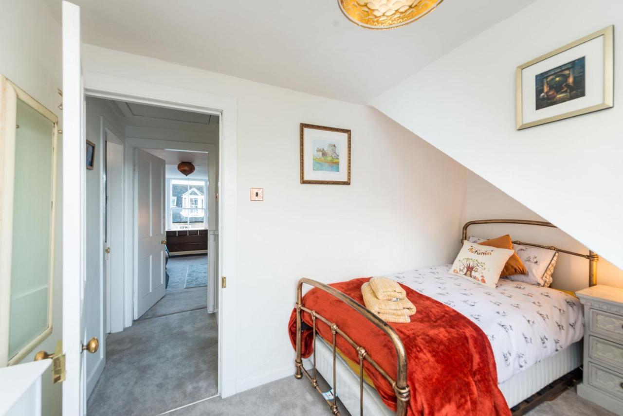 28 Avondale Place * EDI