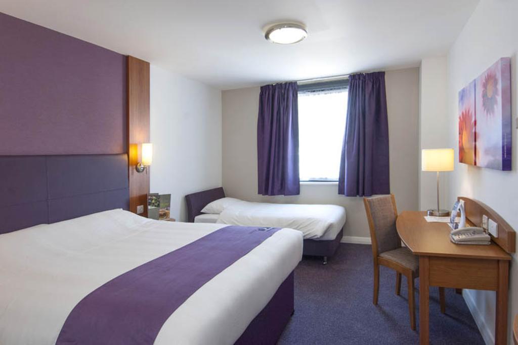 Premier Inn Edinburgh Princes Street