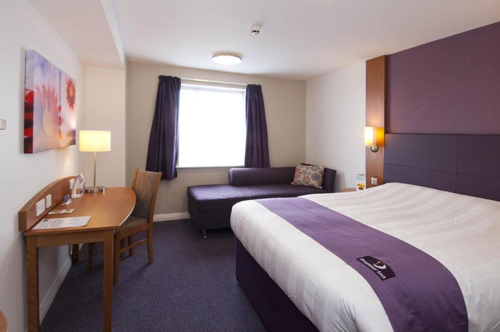 Premier Inn Edinburgh Princes Street 3* Edinburgh