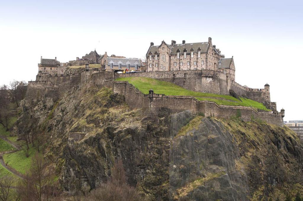 Premier Inn Edinburgh Princes Street 3* Edinburgh