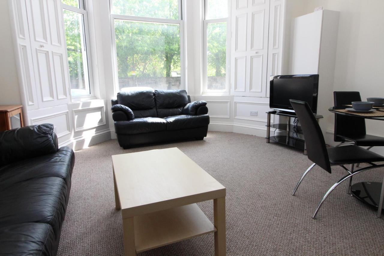 Two Bedroom Victorian With Free Parking Apartment