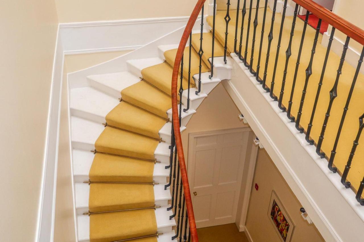 Beautiful Centre Georgian 4 Bed Townhouse With Private Garden * EDI