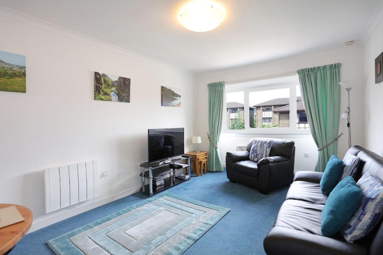Apartment Ideal Location With Free On-site Private Parking *