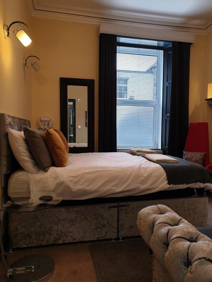 Lower Gilmore Place Guest house