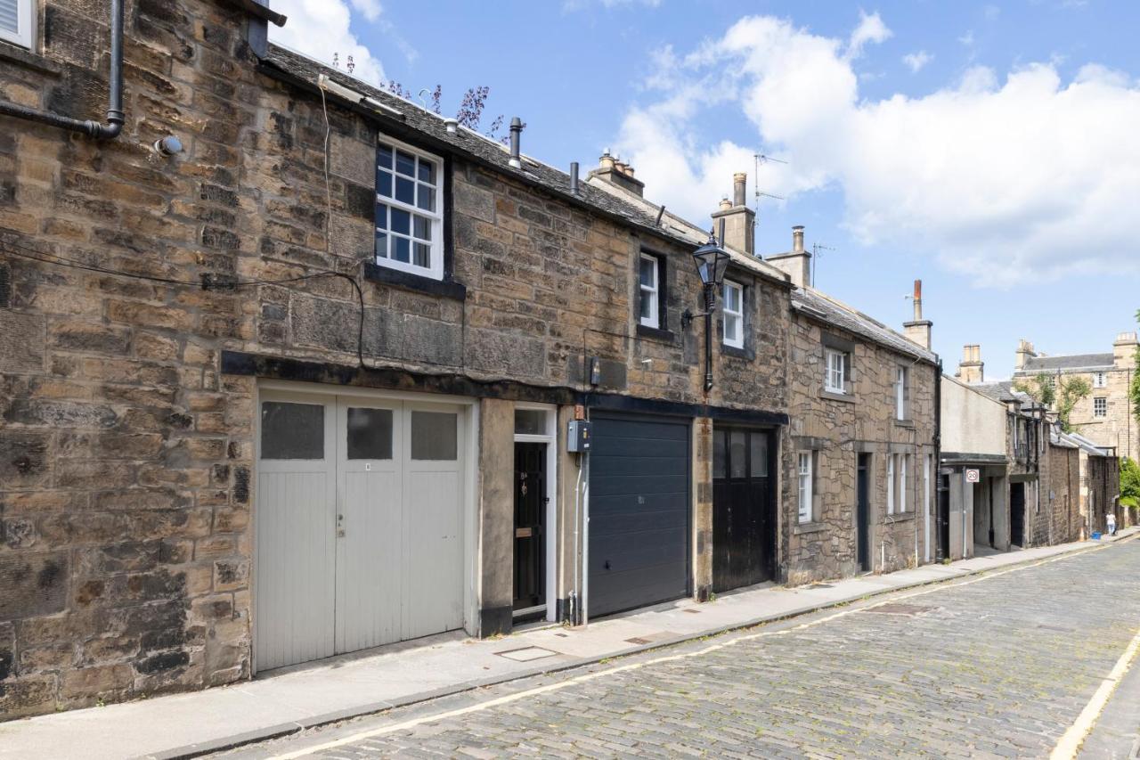 Joivy Beautiful Mews Near Princes Street Edinburgh