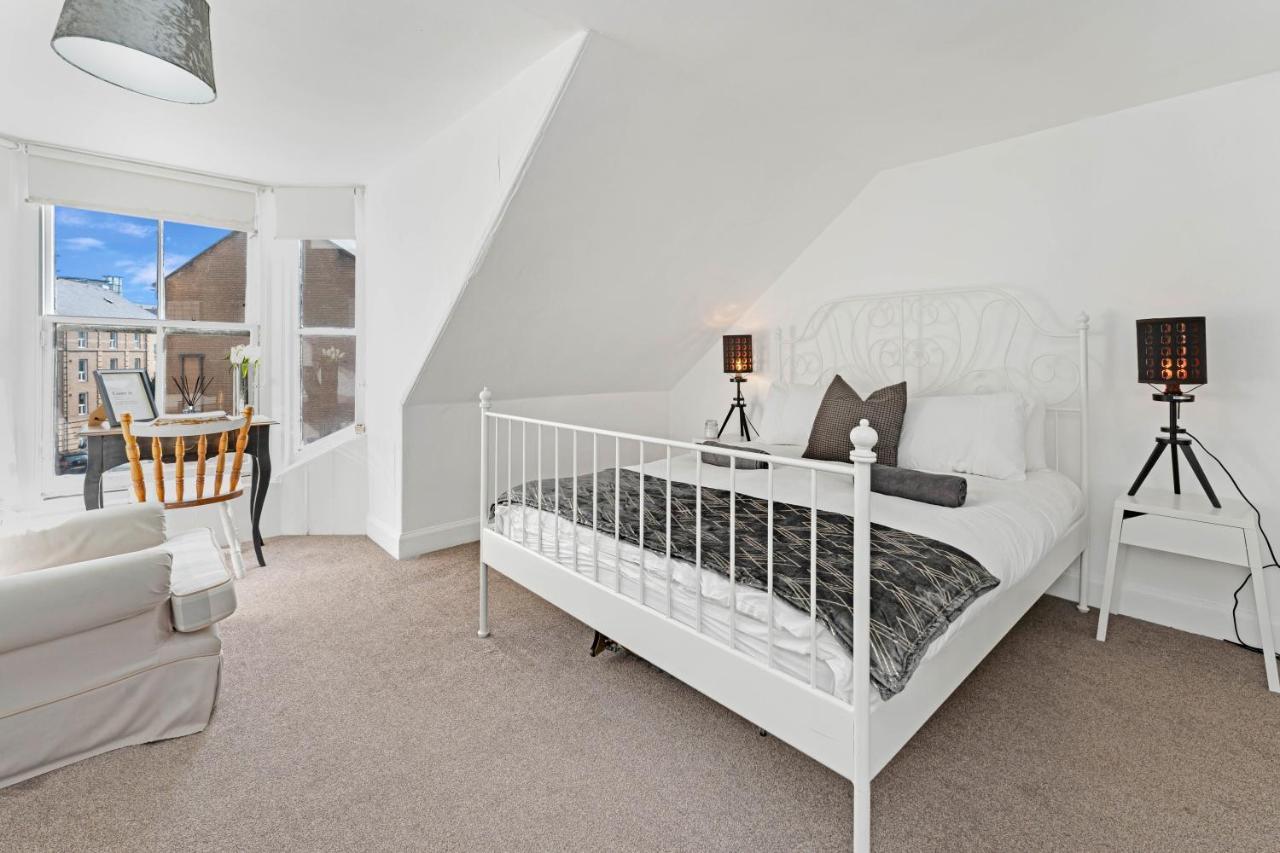 Stunning City Centre Town House City Centre Ferienhaus