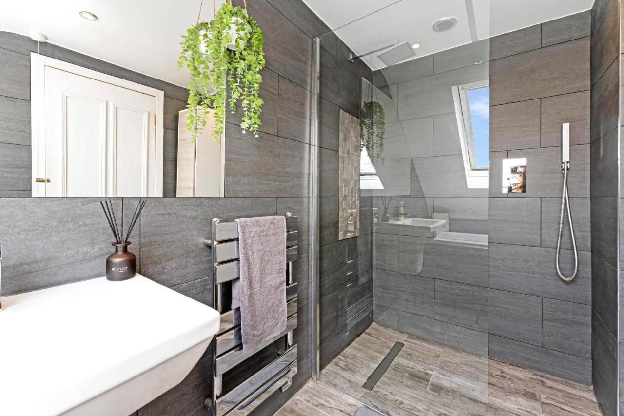 Ferienhaus Stunning City Centre Town House City Centre *