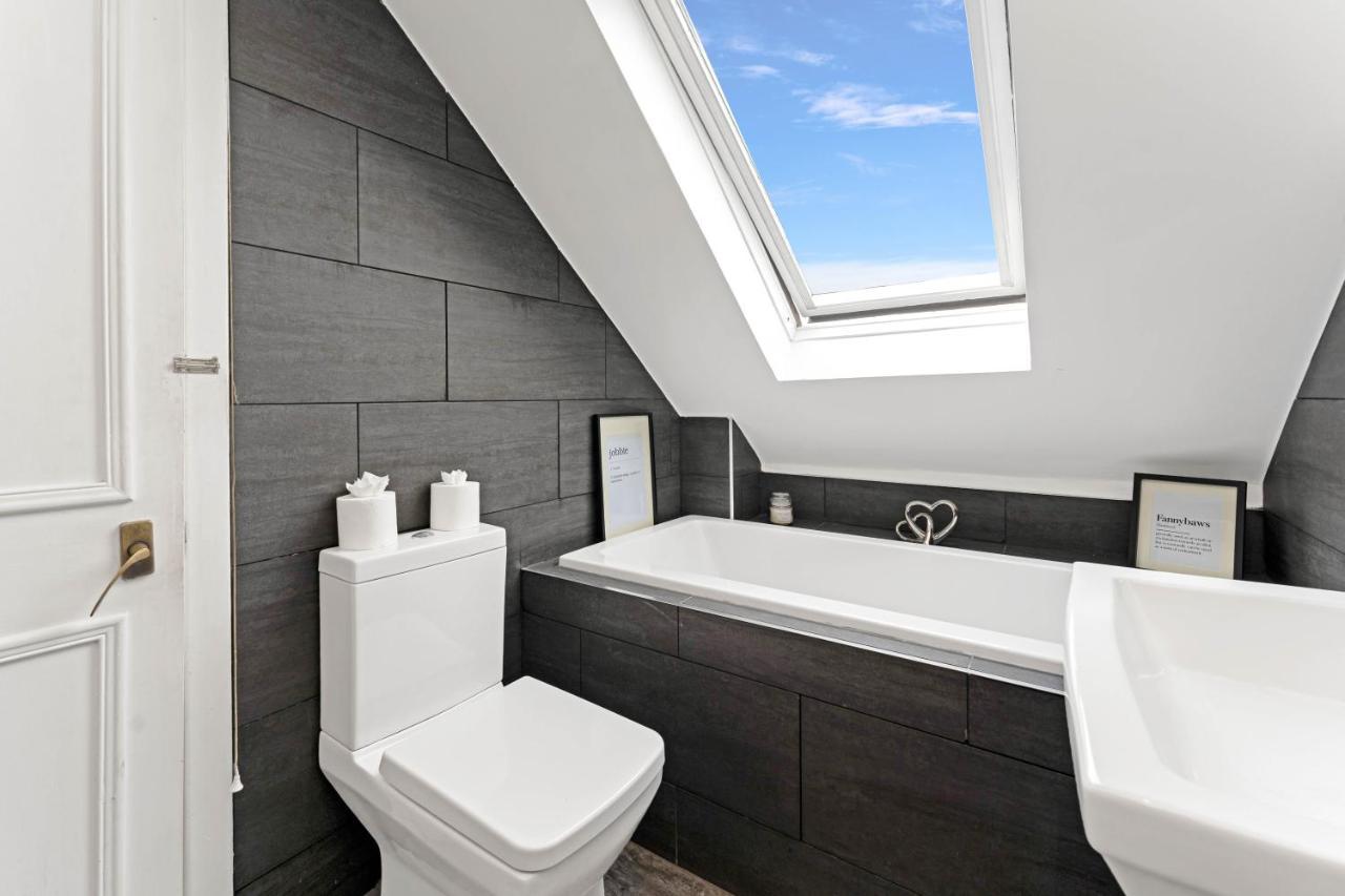 Stunning City Centre Town House City Centre Ferienhaus *
