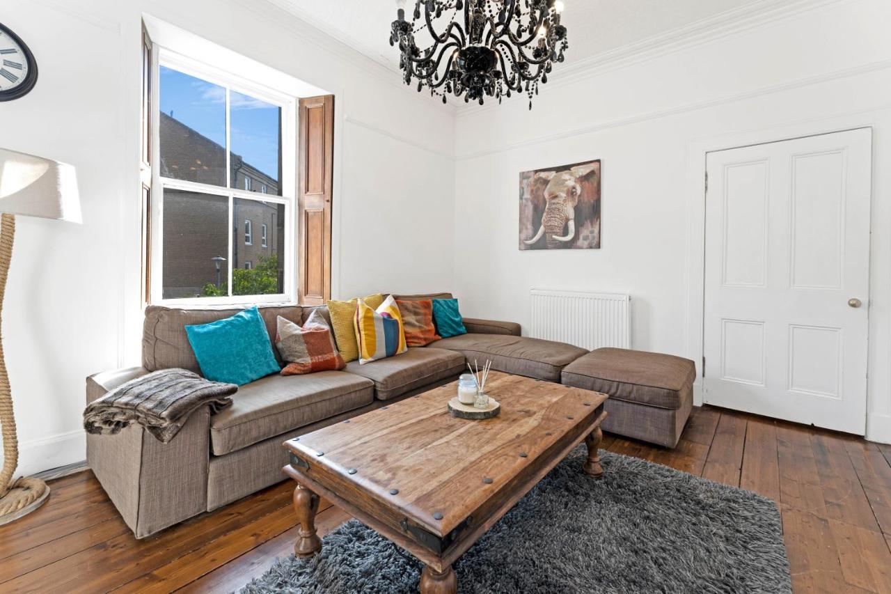 Ferienhaus Stunning City Centre Town House City Centre *